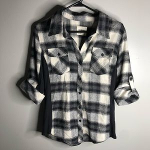 🍀4/$20 Fitted Plaid Shirt Size:Medium